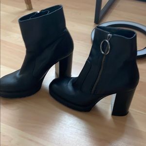 Tall Zara black Zip Up boot - 39 - size 8 1/2